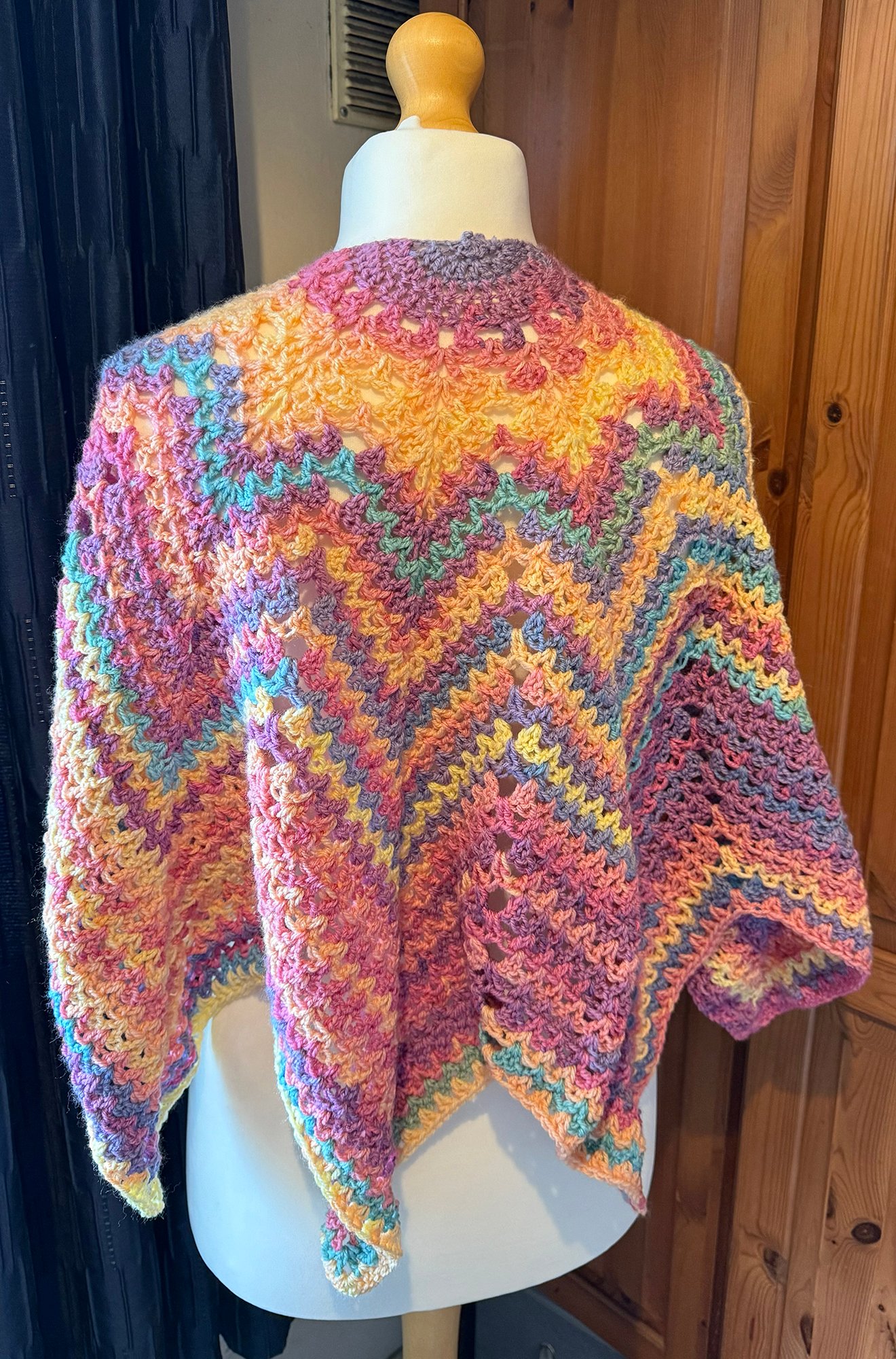 Fairy Wings Shawl with matching mitts - Image 2